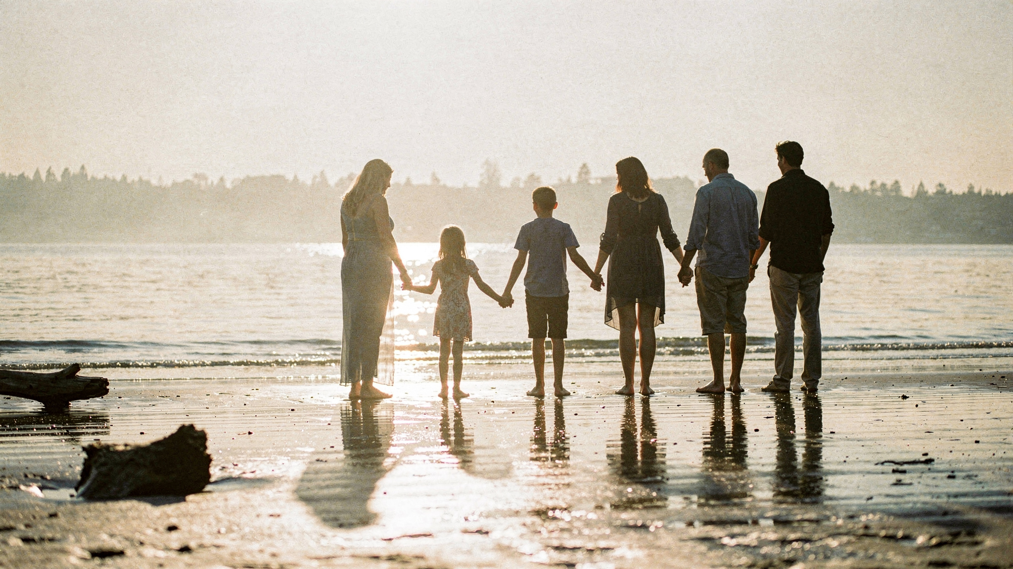 family hero v2 Best Places for Group and Family Photos in White Rock Best Places for Group and Family Photos in White Rock