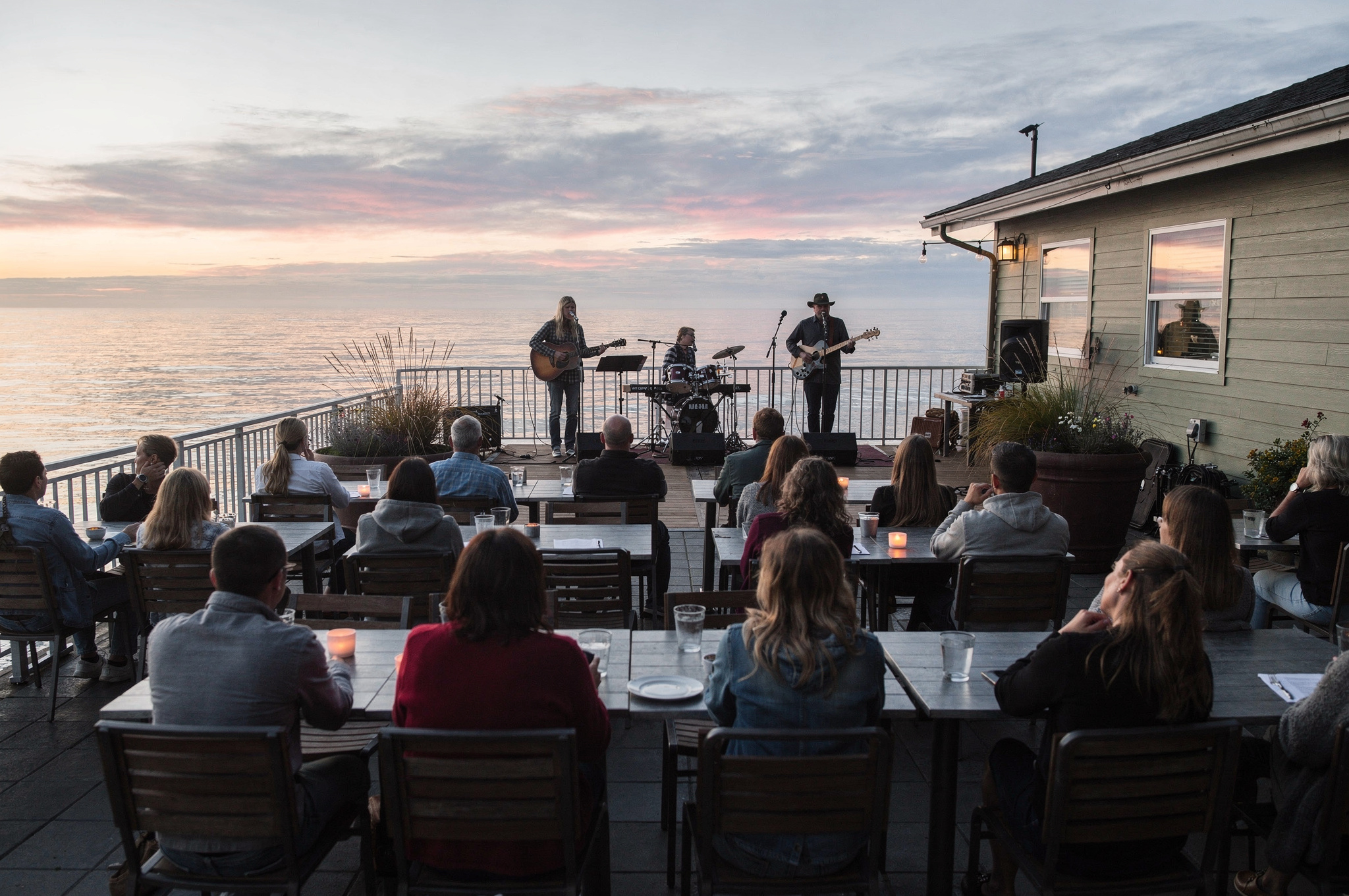 oceanfront music and dining v2 Top White Rock BC Live Music Venues oceanfront music and dining