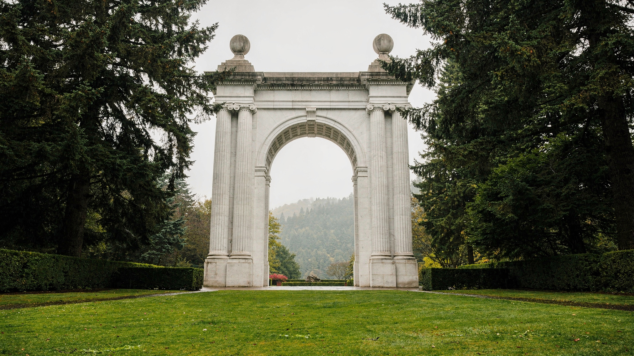 Peace Arch Provincial Park: A Local's Guide to the BC Border Landmark
